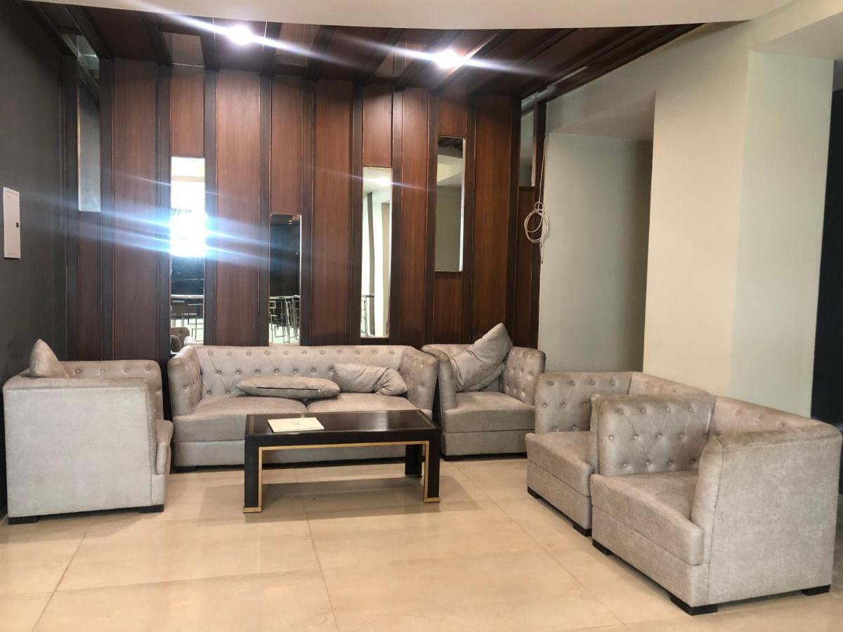 Downtown Delight Apartment Lucknow Exterior photo